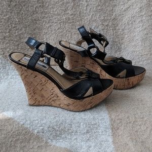 EUC - Black and Cork Steve Madden Wedges